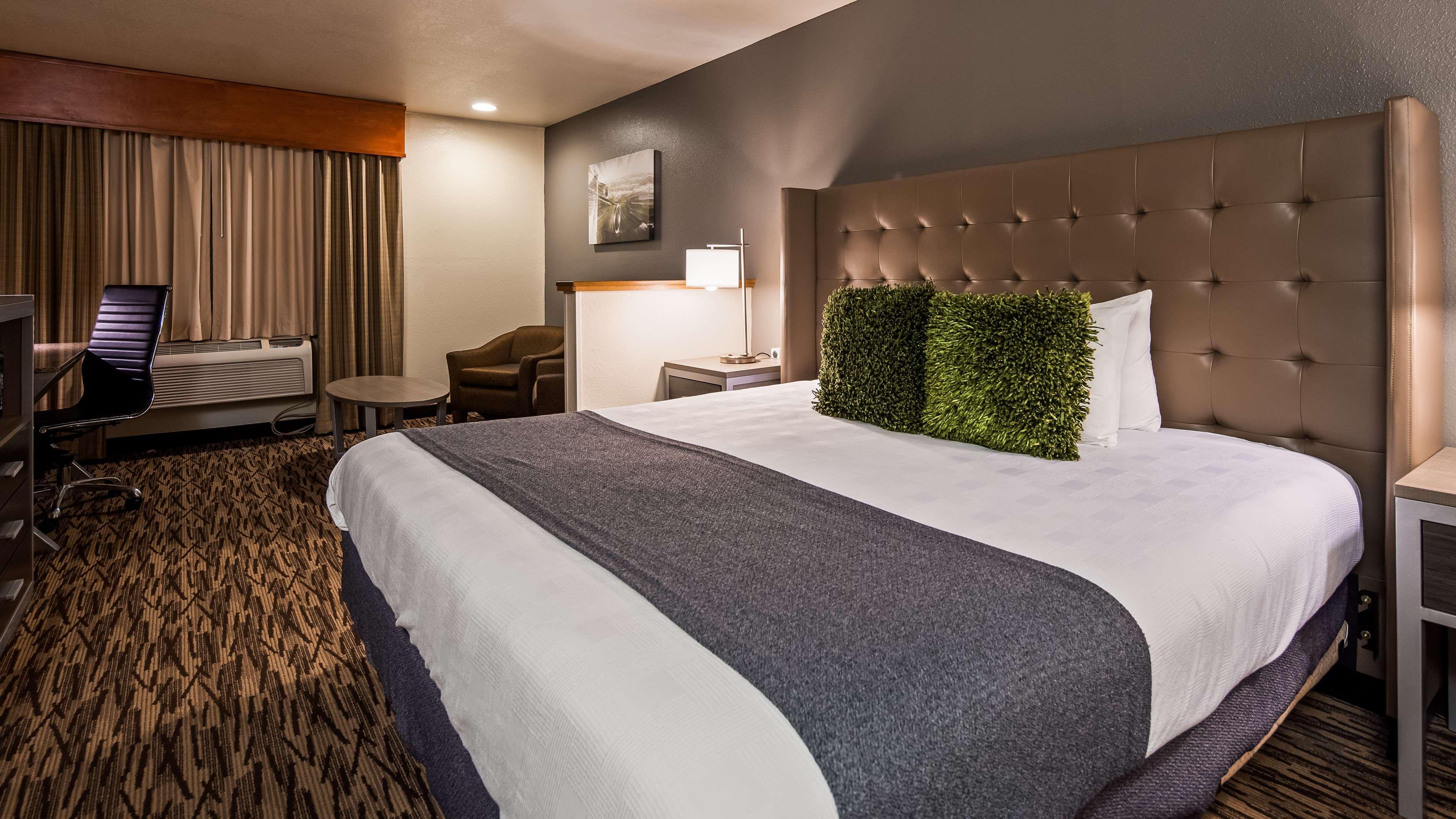 Best Western Plus Peppertree Airport Inn Airway Heights Esterno foto