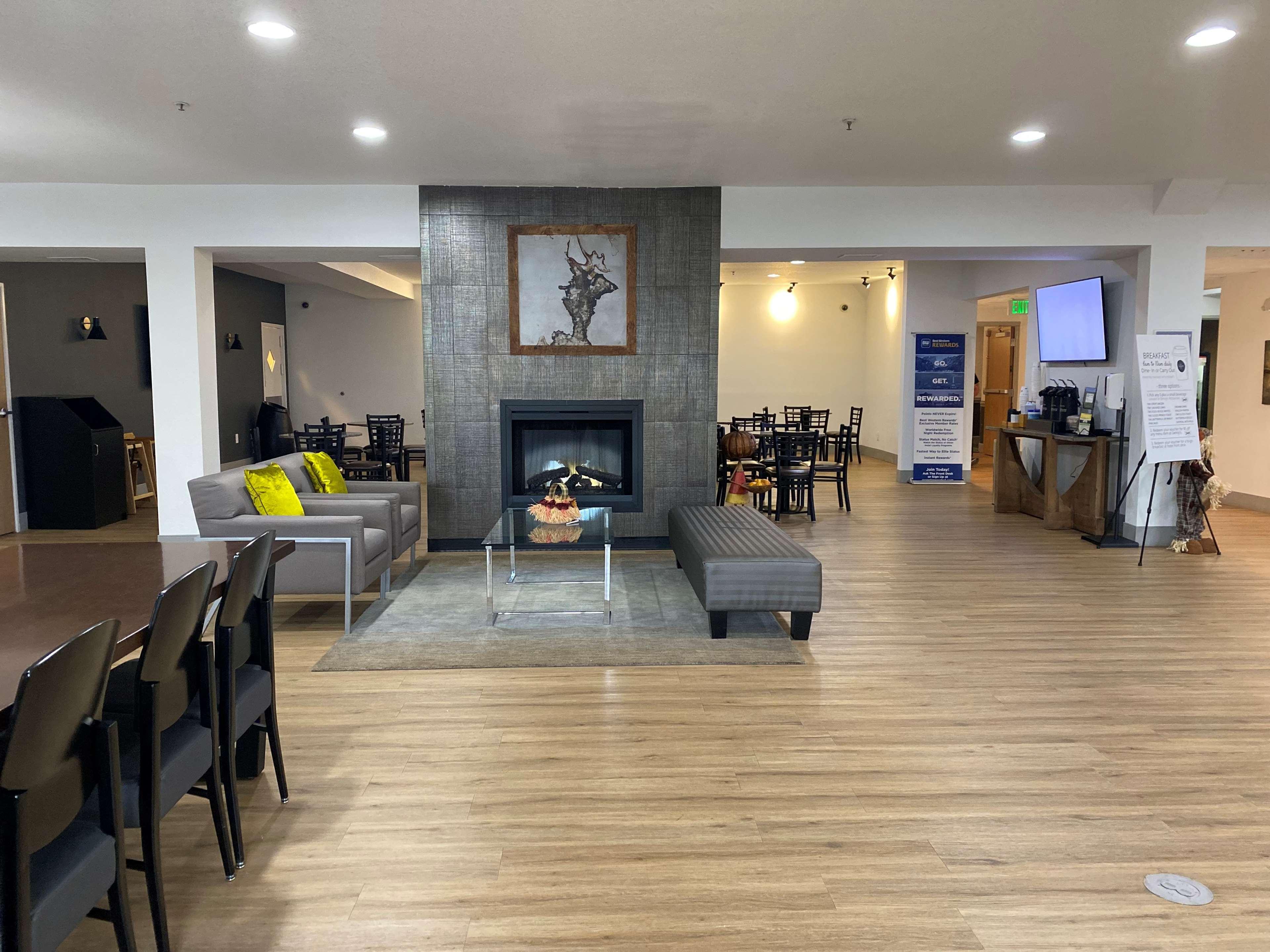 Best Western Plus Peppertree Airport Inn Airway Heights Esterno foto