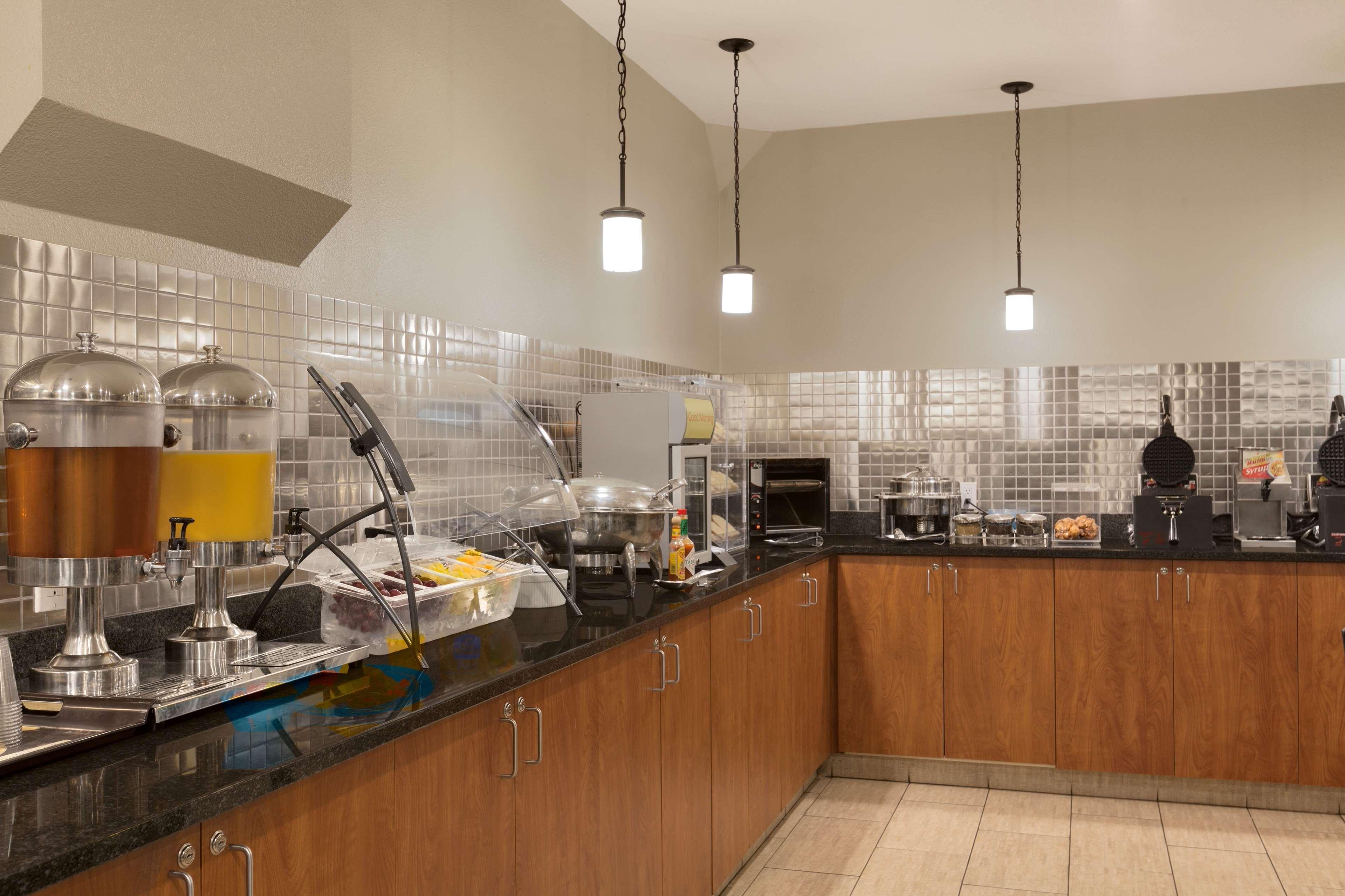 Best Western Plus Peppertree Airport Inn Airway Heights Esterno foto