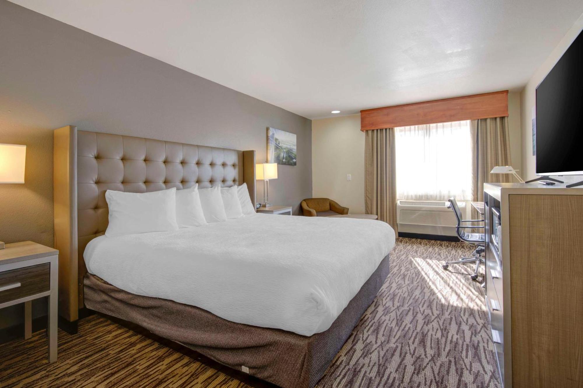 Best Western Plus Peppertree Airport Inn Airway Heights Esterno foto